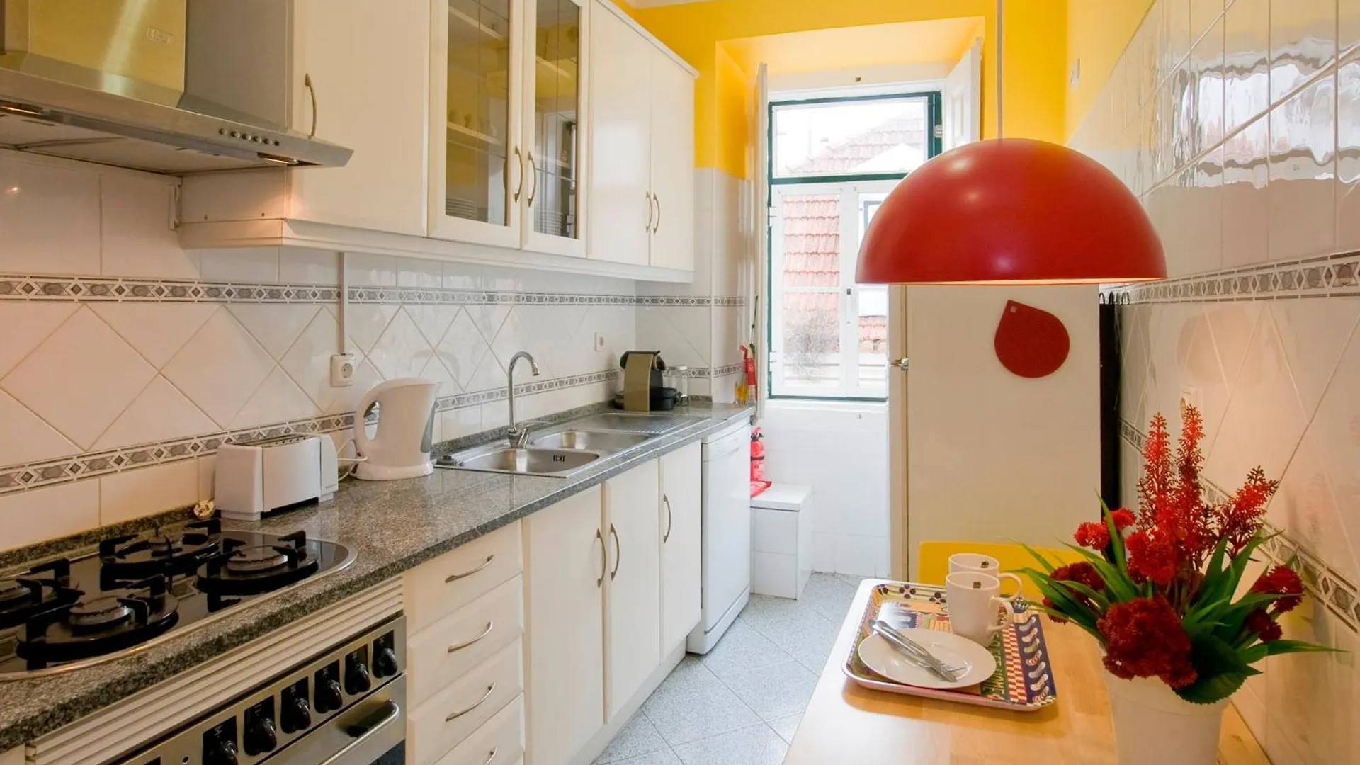 B1 Bairro Alto - Bica Central Spacious Bright Лиссабон