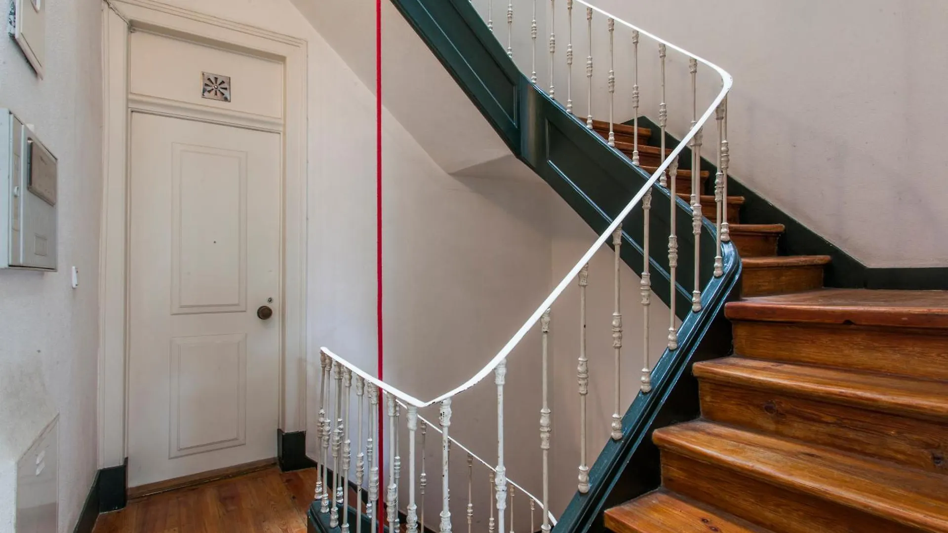 B1 Bairro Alto - Bica Central Spacious Bright Лиссабон Апартаменты